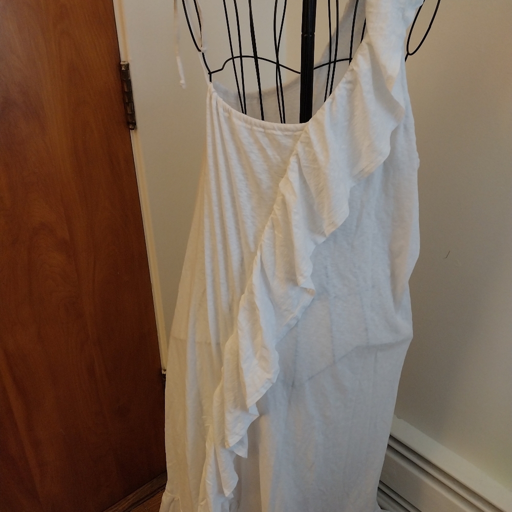 Free People NWT size XS Elegant White Ruffle Dress Beach Wear. - Picture 8 of 11